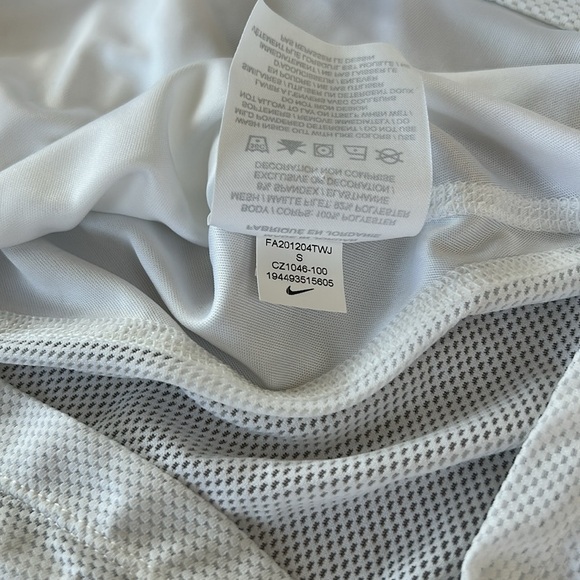 Nike x Peloton White Racerback Tank - Picture 4 of 4